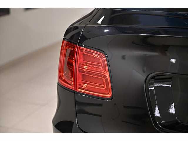 10:Bentley Bentayga V8, SUV, Onyx, Bentley Paris Seine