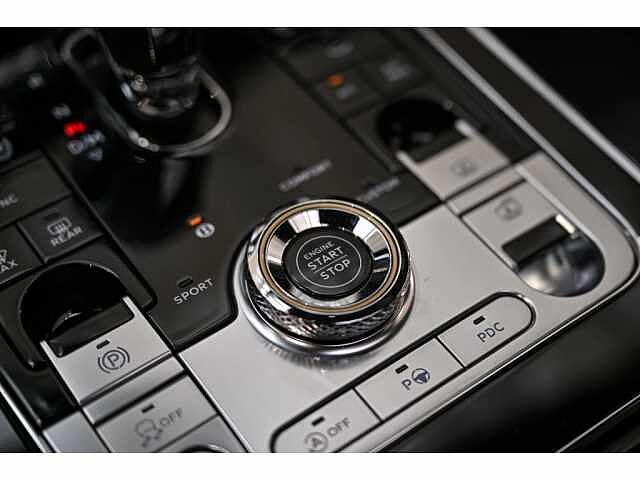 41:Bentley Flying Spur V8, Berline, Onyx, Bentley Paris Seine