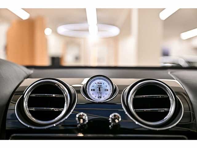 36:Bentley Bentayga V8, SUV, Onyx, Bentley Paris Seine