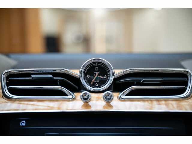 30:Bentley Bentayga First Edition V6 Hybrid, SUV, Silver Storm, Bentley Paris Seine