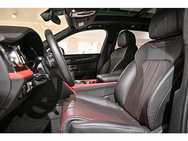 21:Bentley Bentayga V8, SUV, Onyx, Bentley Paris Seine