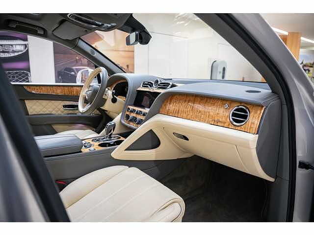 3:Bentley Bentayga First Edition V6 Hybrid, SUV, Silver Storm, Bentley Paris Seine