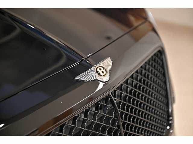 8:Bentley Bentayga V8, SUV, Onyx, Bentley Paris Seine