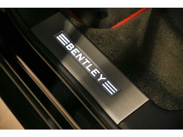 30:Bentley Bentayga V8, SUV, Onyx, Bentley Paris Seine