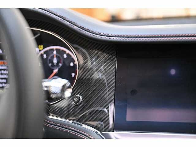 36:Bentley Flying Spur V8, Berline, Onyx, Bentley Paris Seine