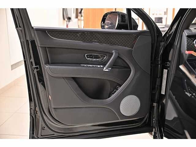 20:Bentley Bentayga V8, SUV, Onyx, Bentley Paris Seine