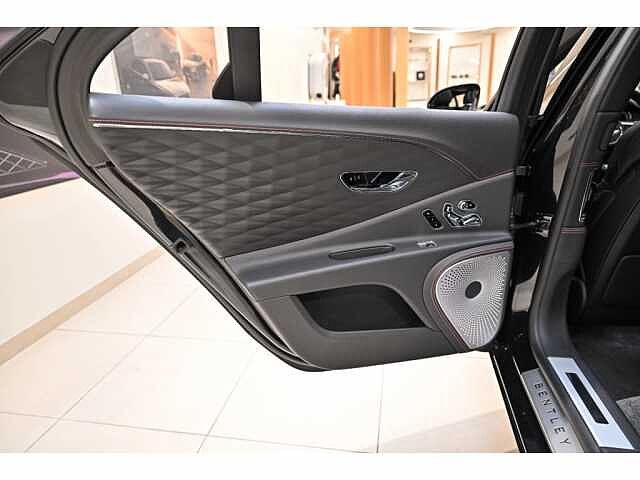 21:Bentley Flying Spur V8, Berline, Onyx, Bentley Paris Seine