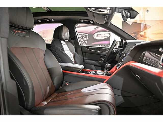 17:Bentley Bentayga V8, SUV, Onyx, Bentley Paris Seine