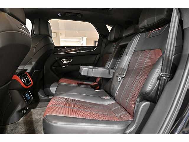 25:Bentley Bentayga V8, SUV, Onyx, Bentley Paris Seine