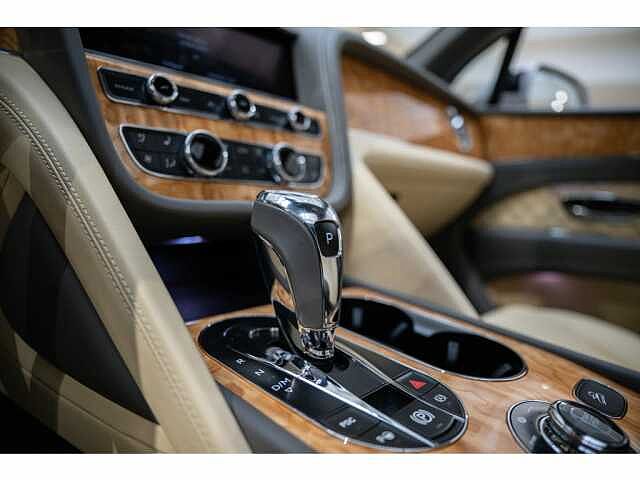 31:Bentley Bentayga First Edition V6 Hybrid, SUV, Silver Storm, Bentley Paris Seine