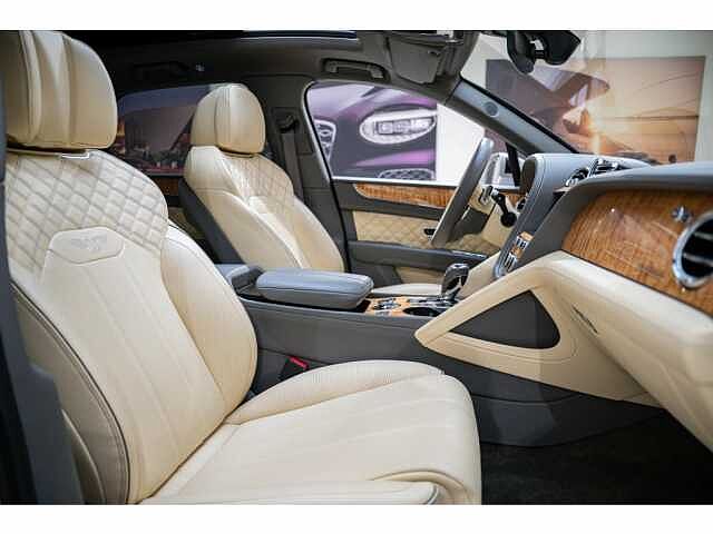 14:Bentley Bentayga First Edition V6 Hybrid, SUV, Silver Storm, Bentley Paris Seine