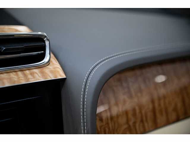 32:Bentley Bentayga First Edition V6 Hybrid, SUV, Silver Storm, Bentley Paris Seine