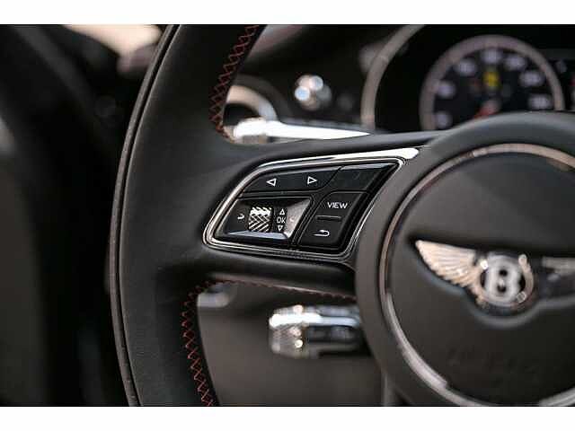 37:Bentley Flying Spur V8, Berline, Onyx, Bentley Paris Seine