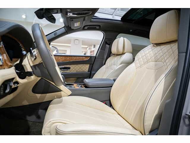 19:Bentley Bentayga First Edition V6 Hybrid, SUV, Silver Storm, Bentley Paris Seine